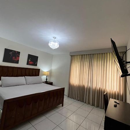 Casa Pamplona Hotel ซานซัลวาดอร์ ภายนอก รูปภาพ